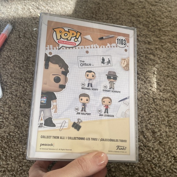 Dwight Schrute funko pop exclusive in pop protector - Picture 4 of 6